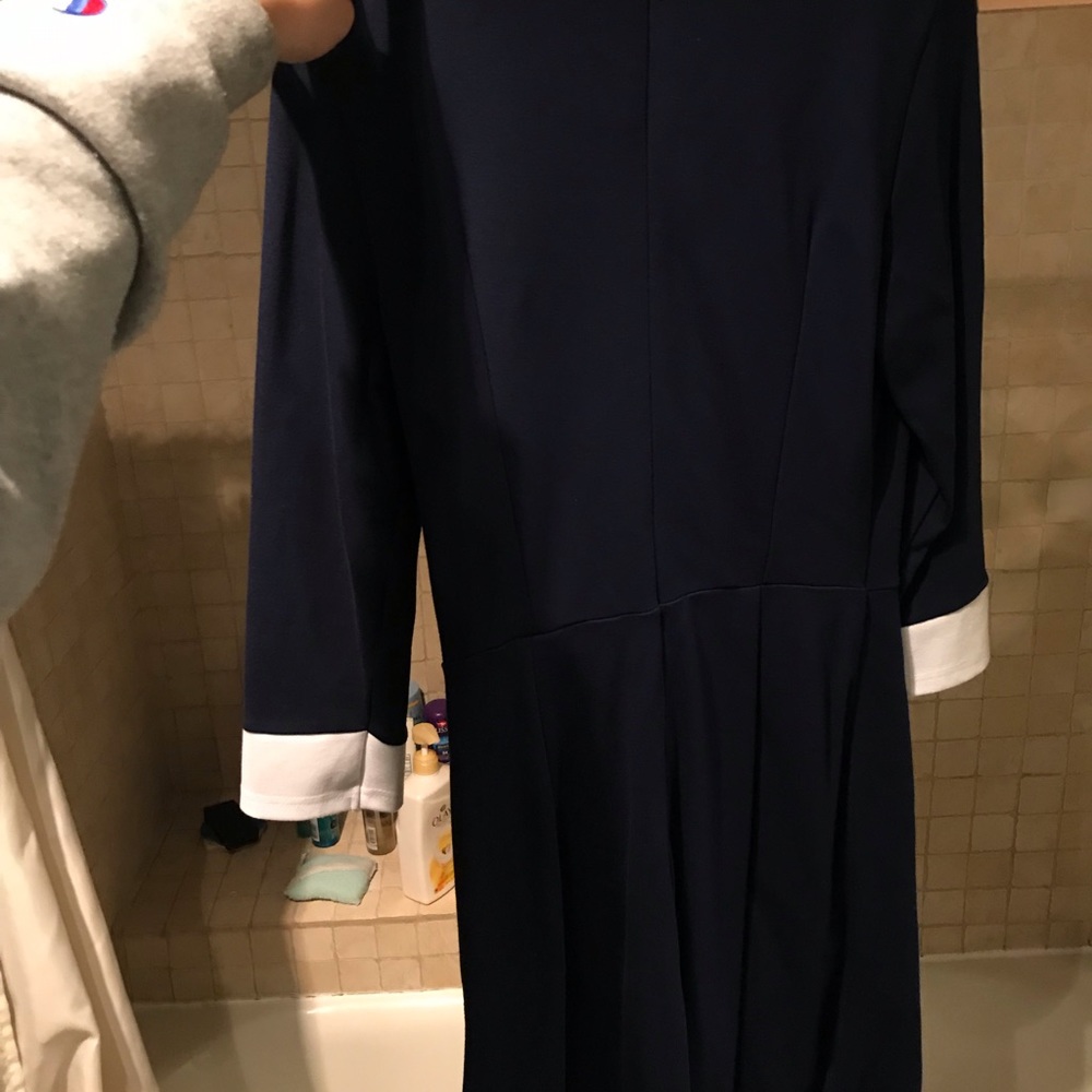 Dress - Picture 4 of 4